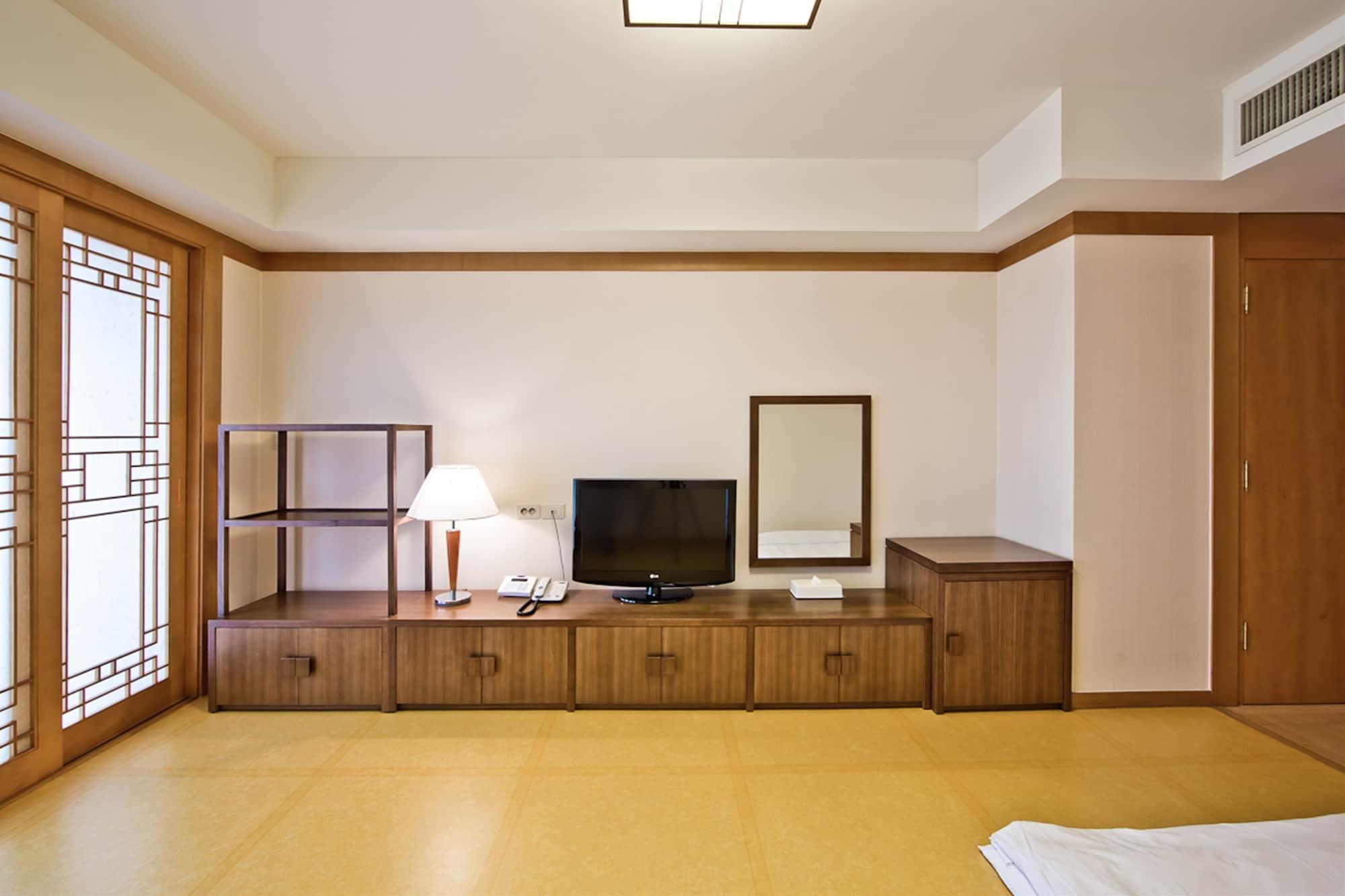 Hotel Hyundai By Lahan Mokpo Yeongam Екстер'єр фото
